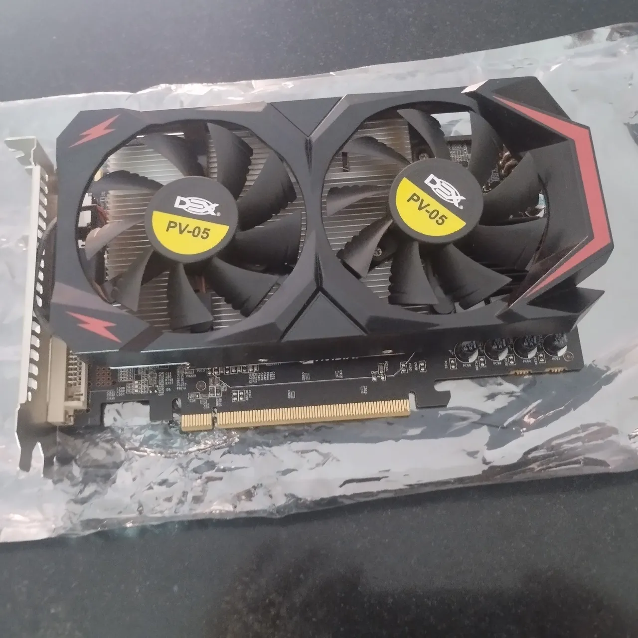 Placa de video GeForce GTX 550 Ti *)