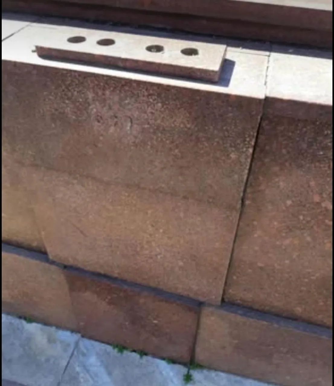 Jazigo Perpétuo no Cemitério do Cacuia, Rio de Janeiro com revestimento em granito - Foto 2