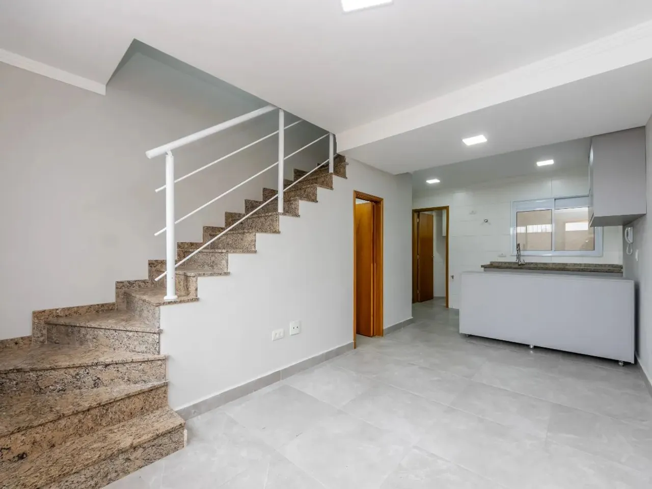 Casa em condomínio para venda em Vila Brasílio Machado com 2 quartos, sendo 2 suítes, 53m²