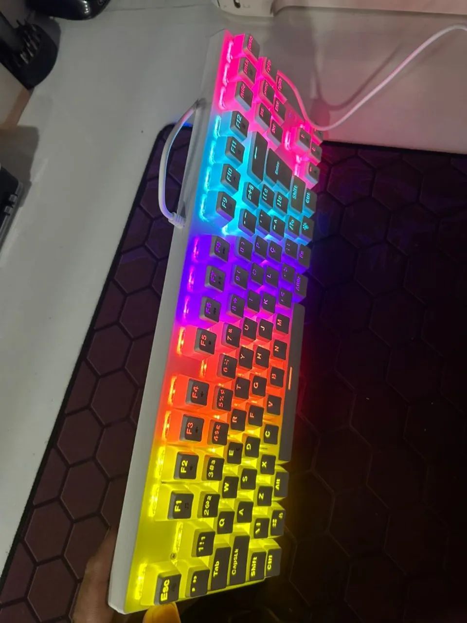 Teclado mecânico branco com LED RGB  - Foto 2