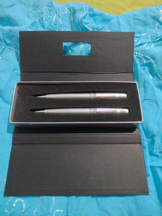 Conjunto de caneta com lapiseira 