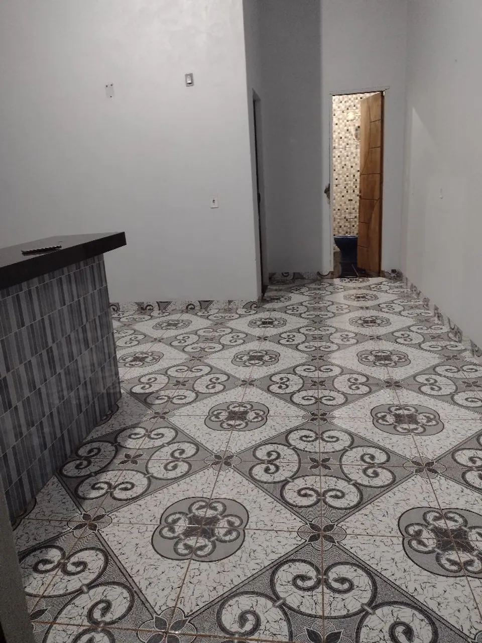 Aluga-se uma casa localizada na Aureni 3 Rua 35