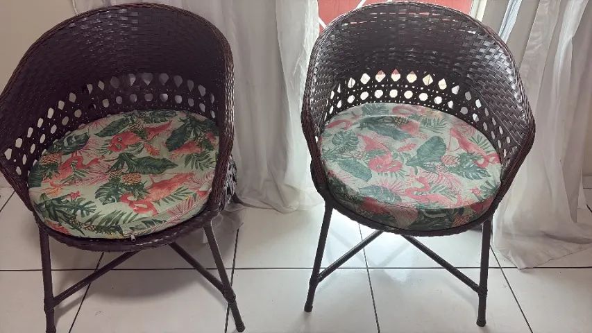 mesa com 4 cadeitras de varanfa64596225109890120