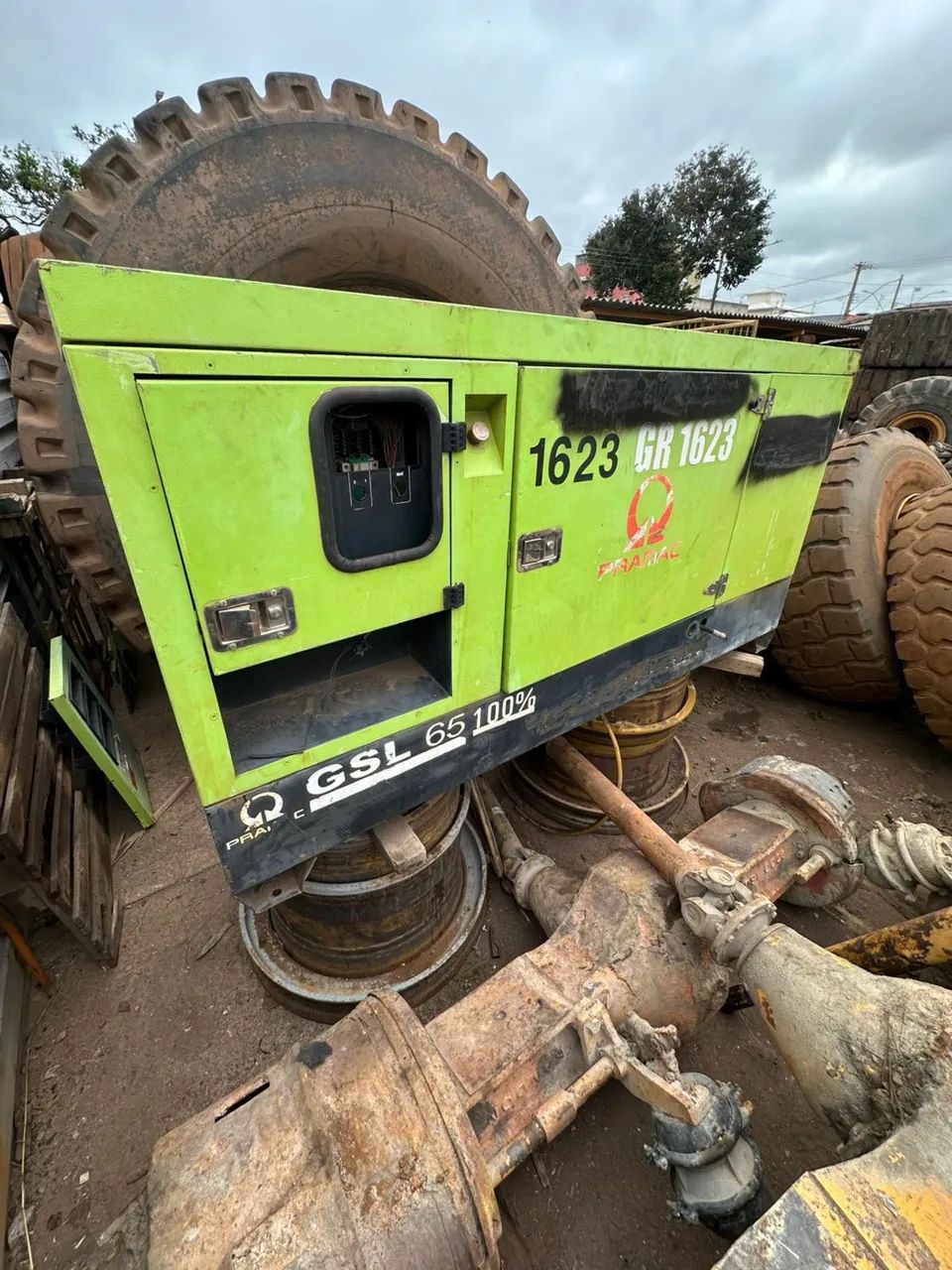 Gerador 65 KVA Cabinado