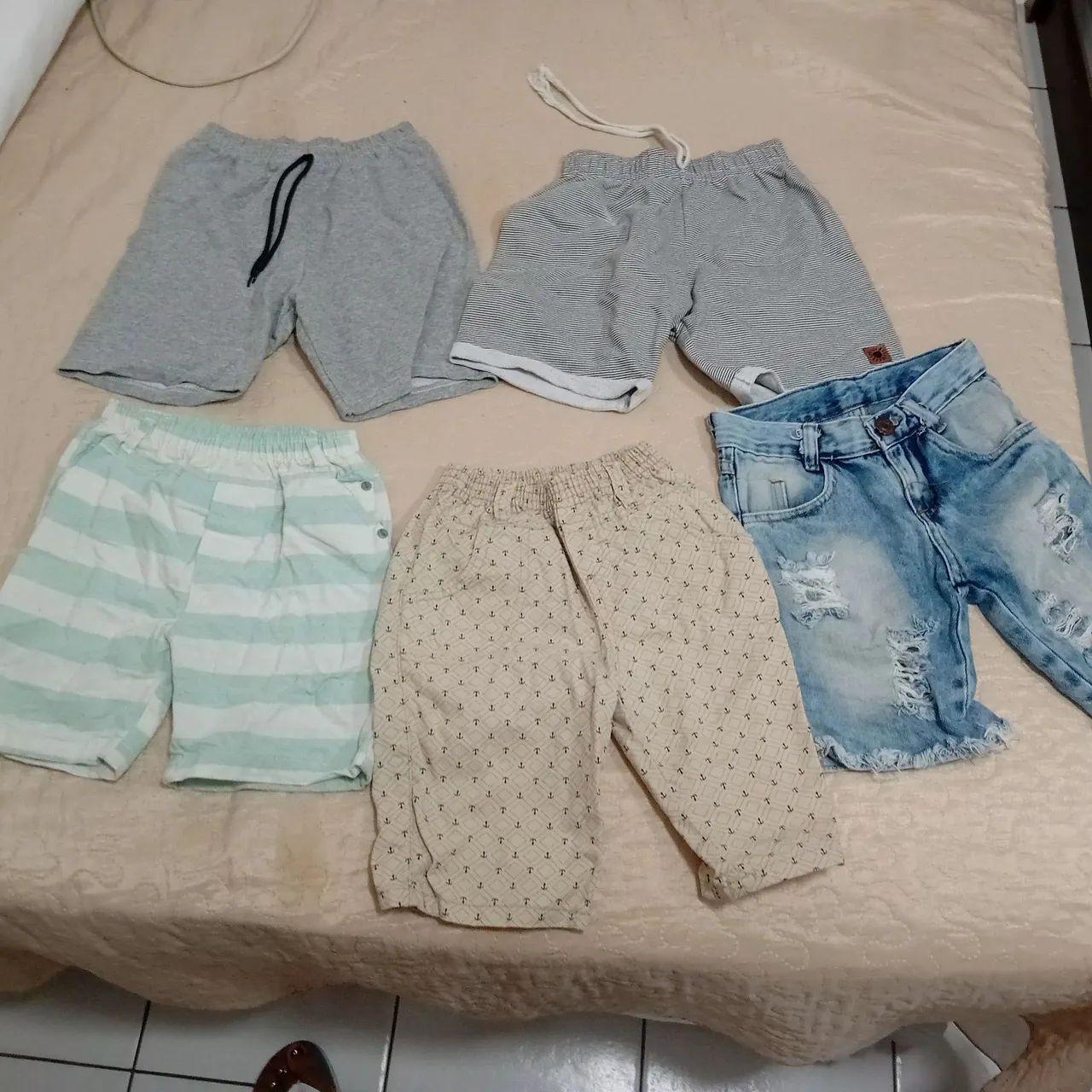 Lote short e bermudas infantis seminovas< lote