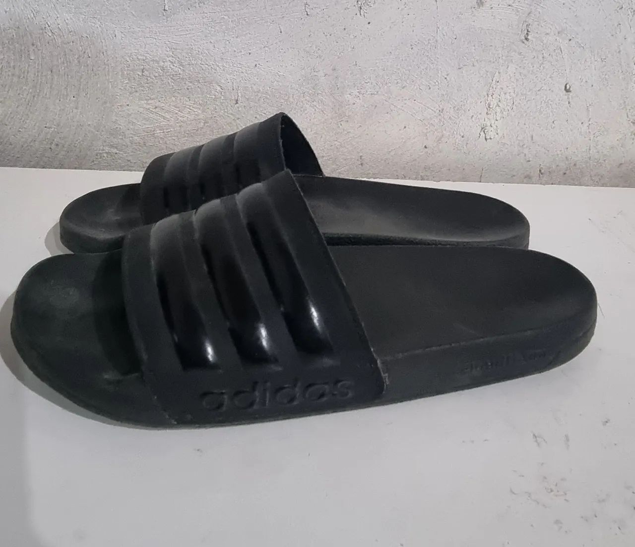 Chinelo Adidas Slide - Conforto e Estilo!