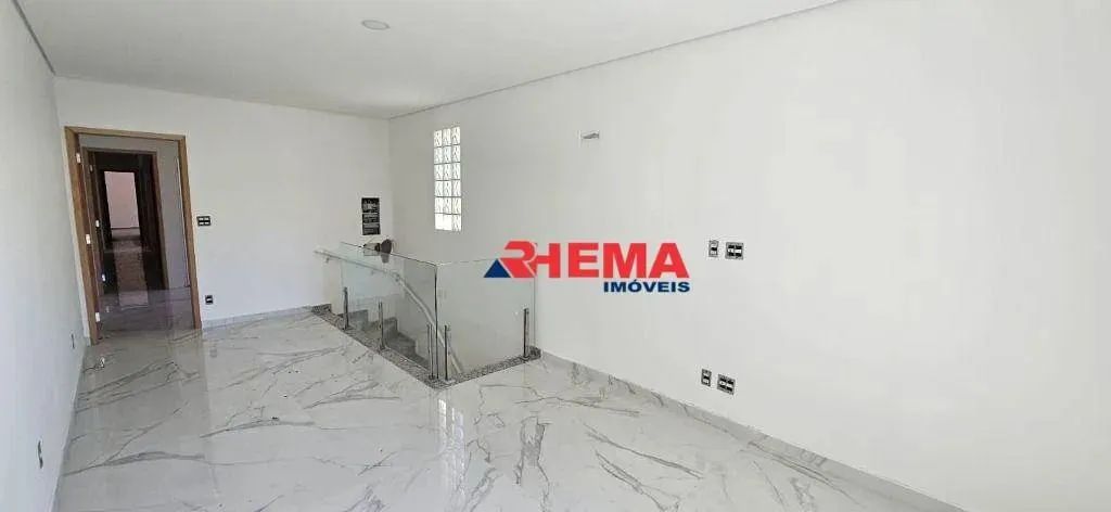 Sobrado com 3 dormitórios à venda, 90 m² por R$ 905.000,00 - Ponta da Praia - Santos/SP