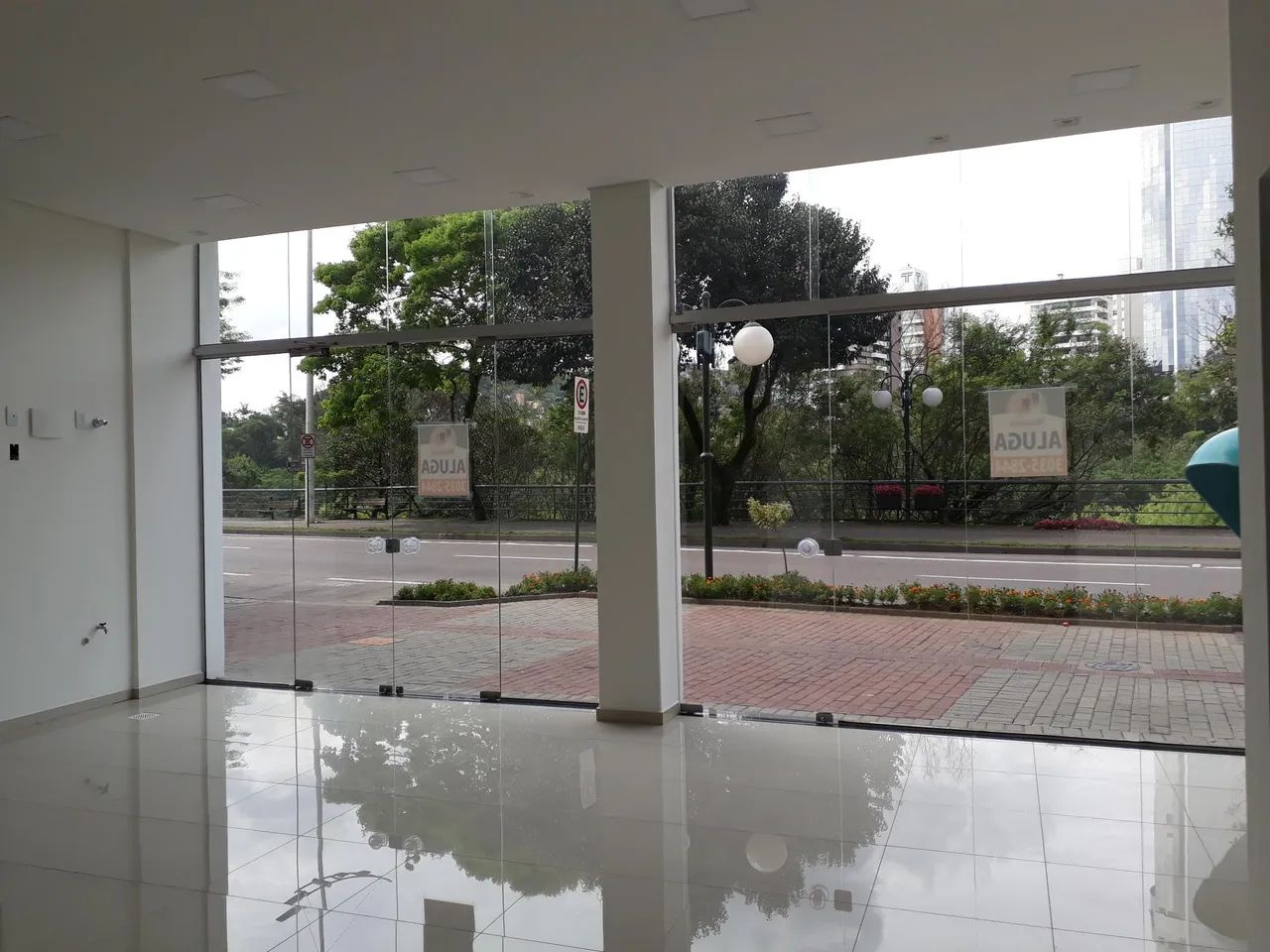 Loja térrea no centro de Blumenau (Loja 05 - Ed. Schadrack)