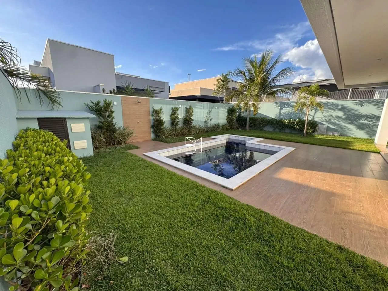 Casa no Florais do Valle, 4 Suites, Piscina, Moveis Planejados, Churrasqueira