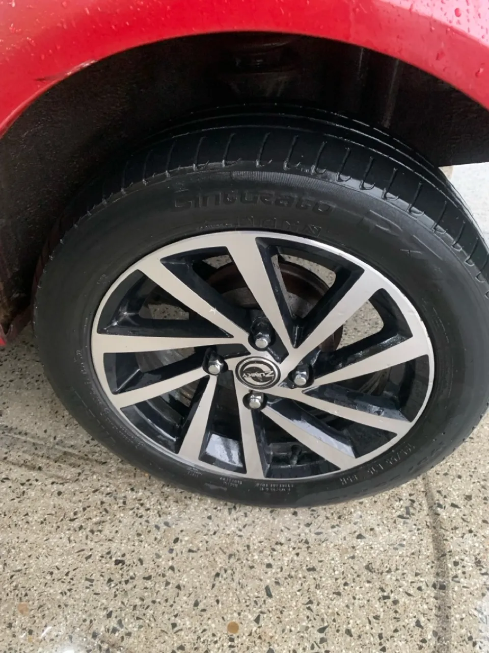 Vendo ou troco com volta aros com pneus aro 15