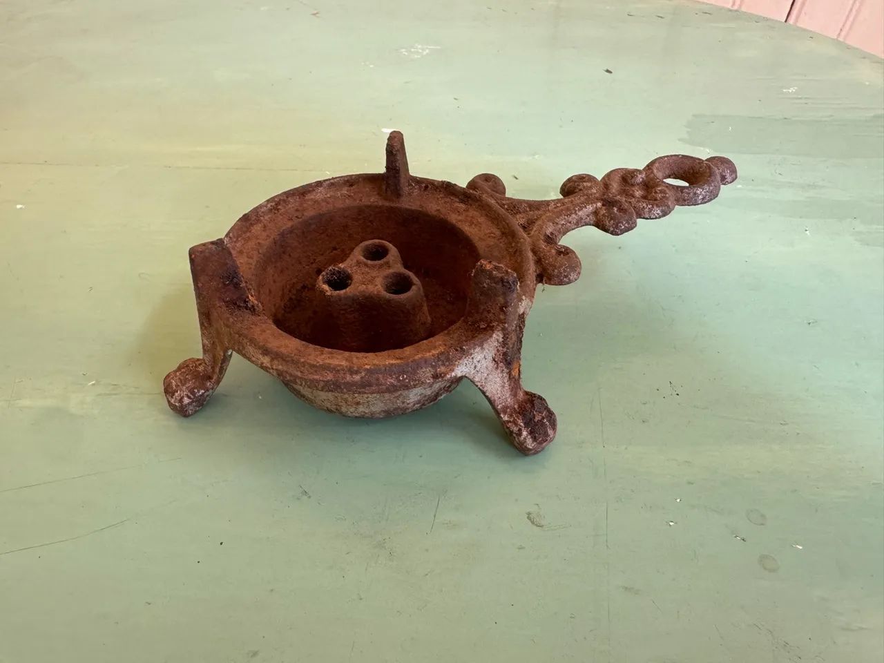 Fogareiro / Espiriteira antigo em ferro - Foto 3