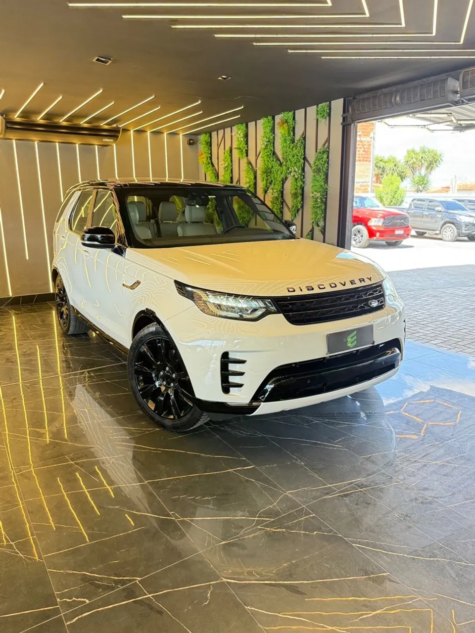 LAND ROVER DISCOVERY 2018 SE 3.0 V6 4X4 TD6 DIESEL AUT.