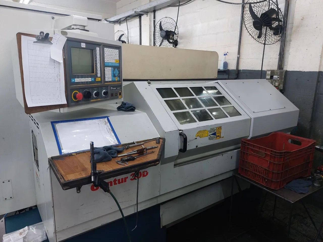 Torno cnc CENTUR 30 D comando MACH 9 