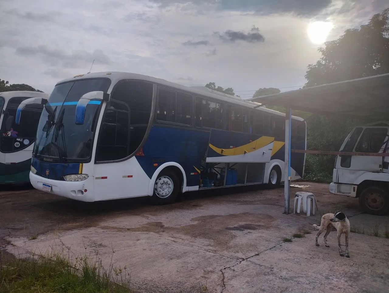 Ônibus de turismo