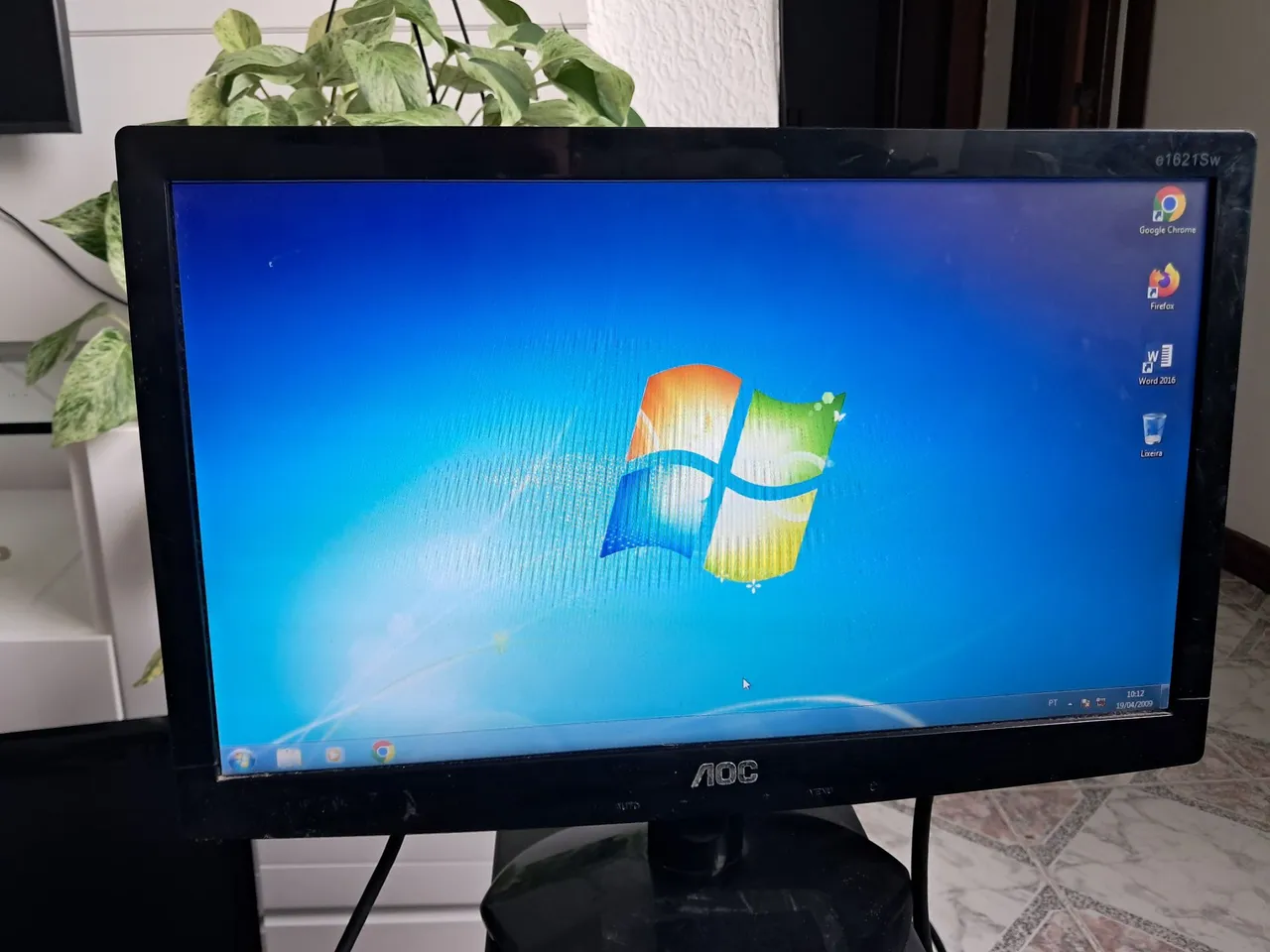 Monitor AOC e1621Sw - Perfeito para Home Office!