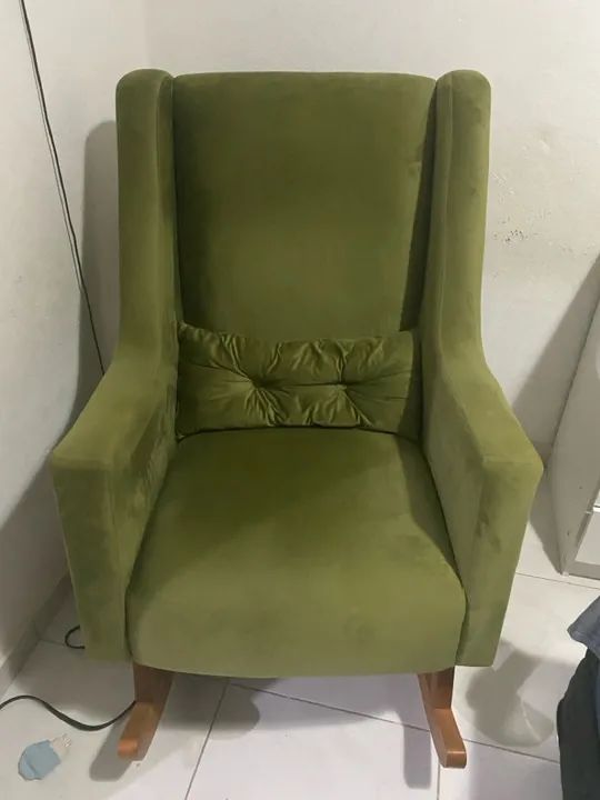Poltrona Amamentação e Puff Verde - Conforto e Estilo - Foto 3