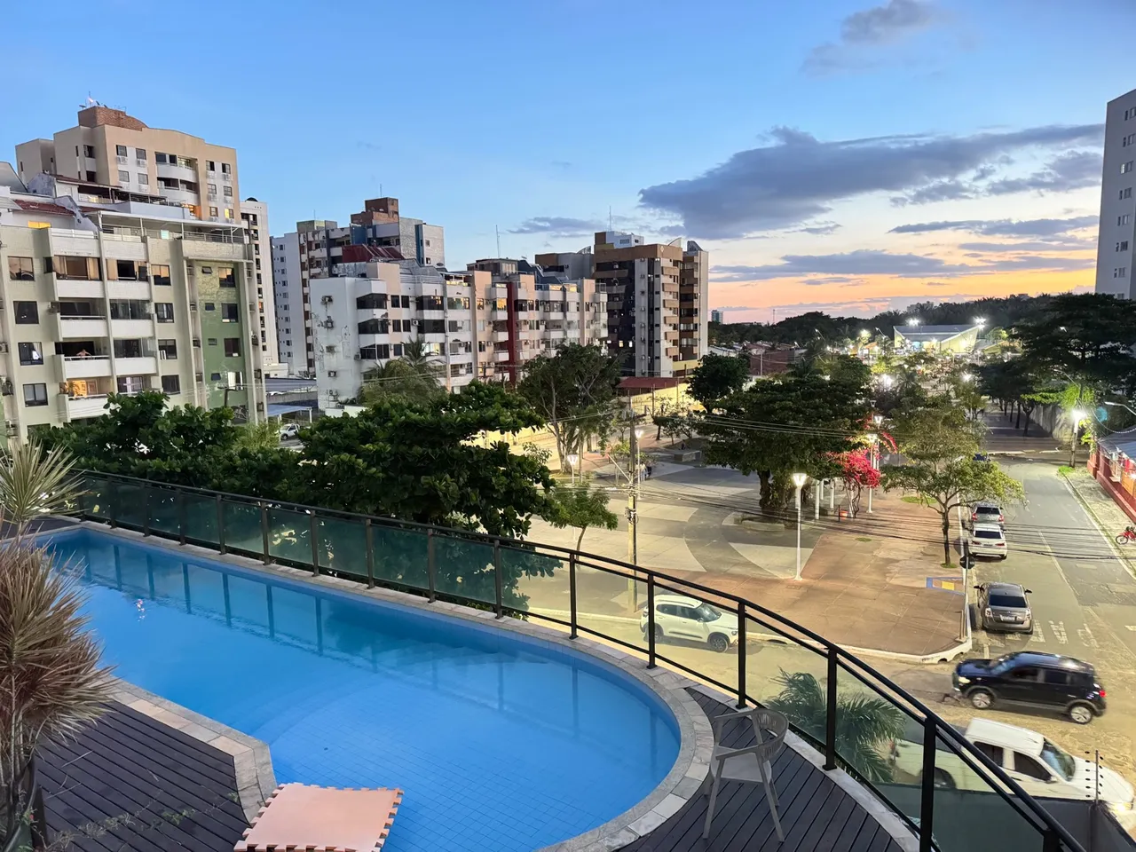Apt. Na Ponta do Farol, 124m2, 3 quatros sendo Uma suite, Lazer
