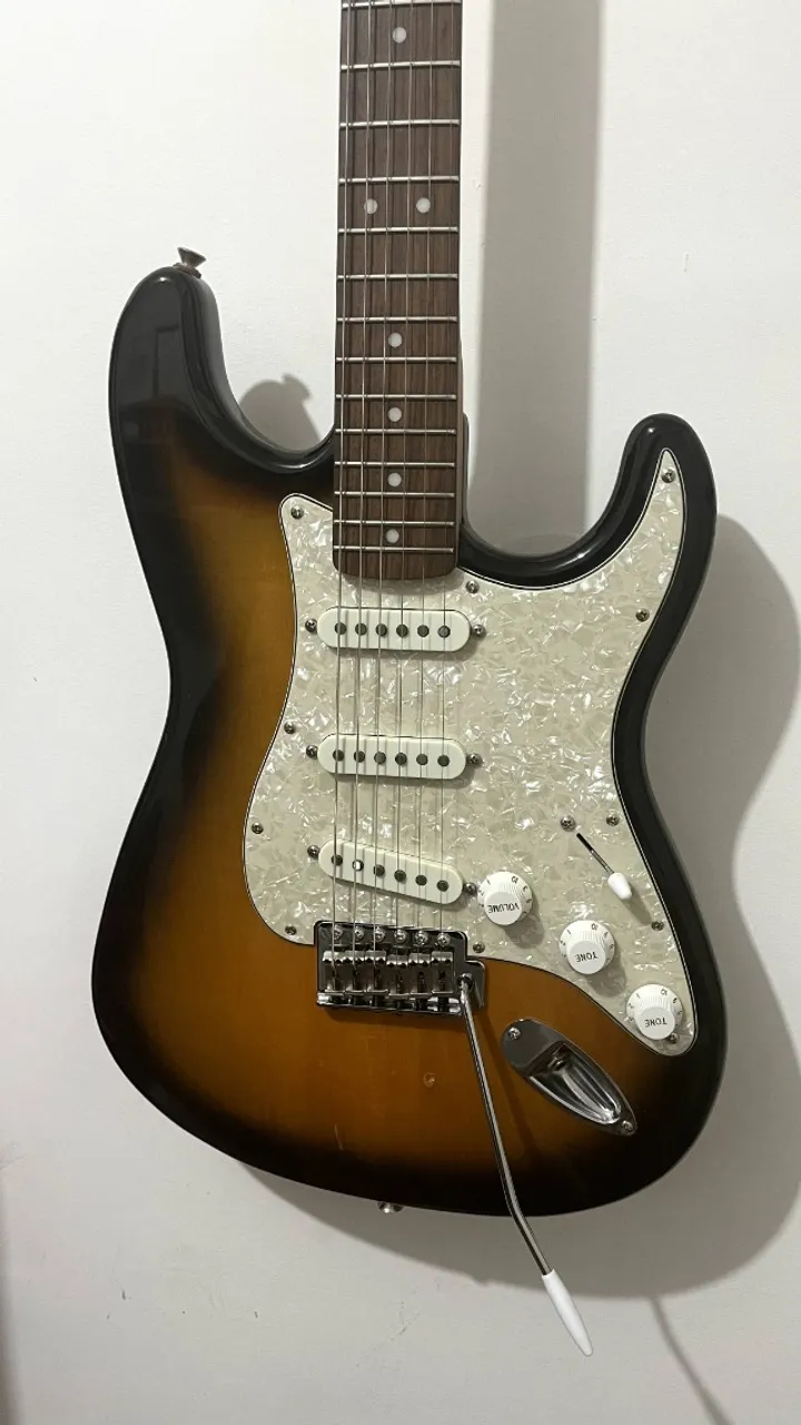 guitarra squier indonesia