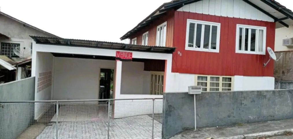 Ótima Casa em Balneário Piçarras - Apenas 1 km da Praia!