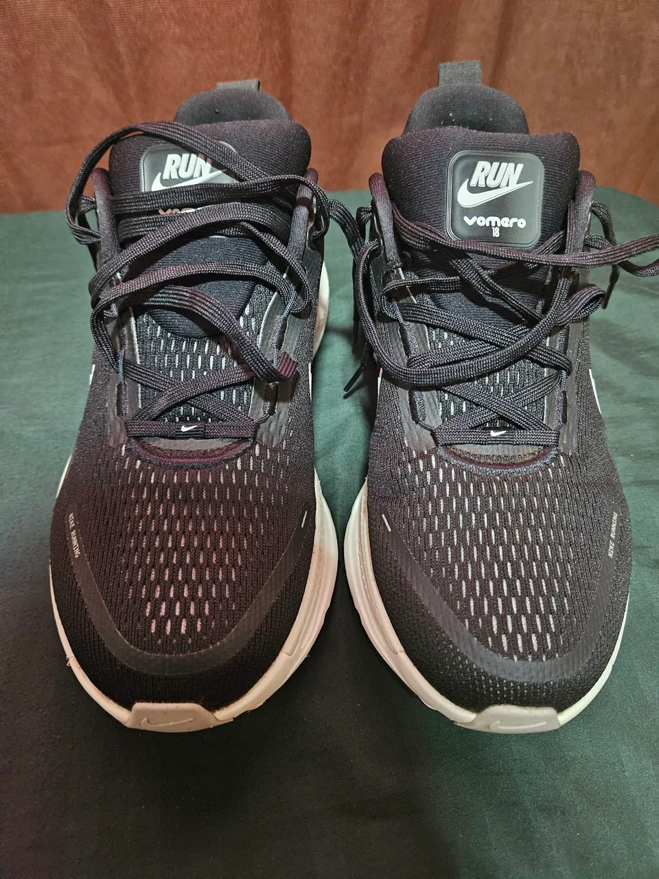 Tênis Nike Vomero 18 - Conforto e Performance para Corrida