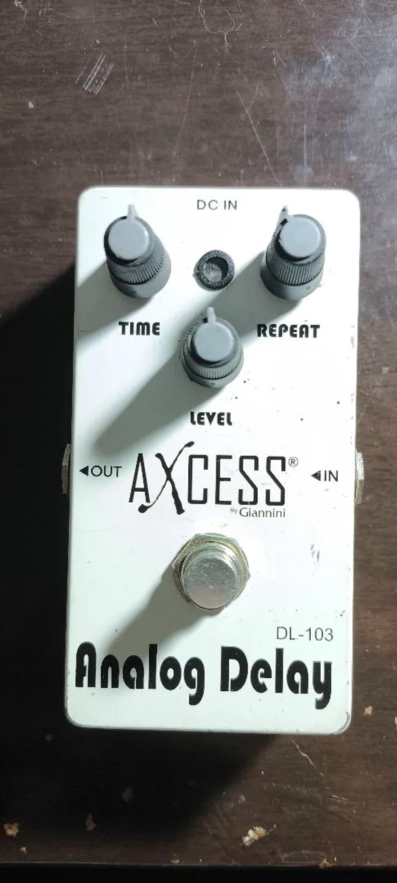 Pedal de Delay Analógico AXCESS DL-103