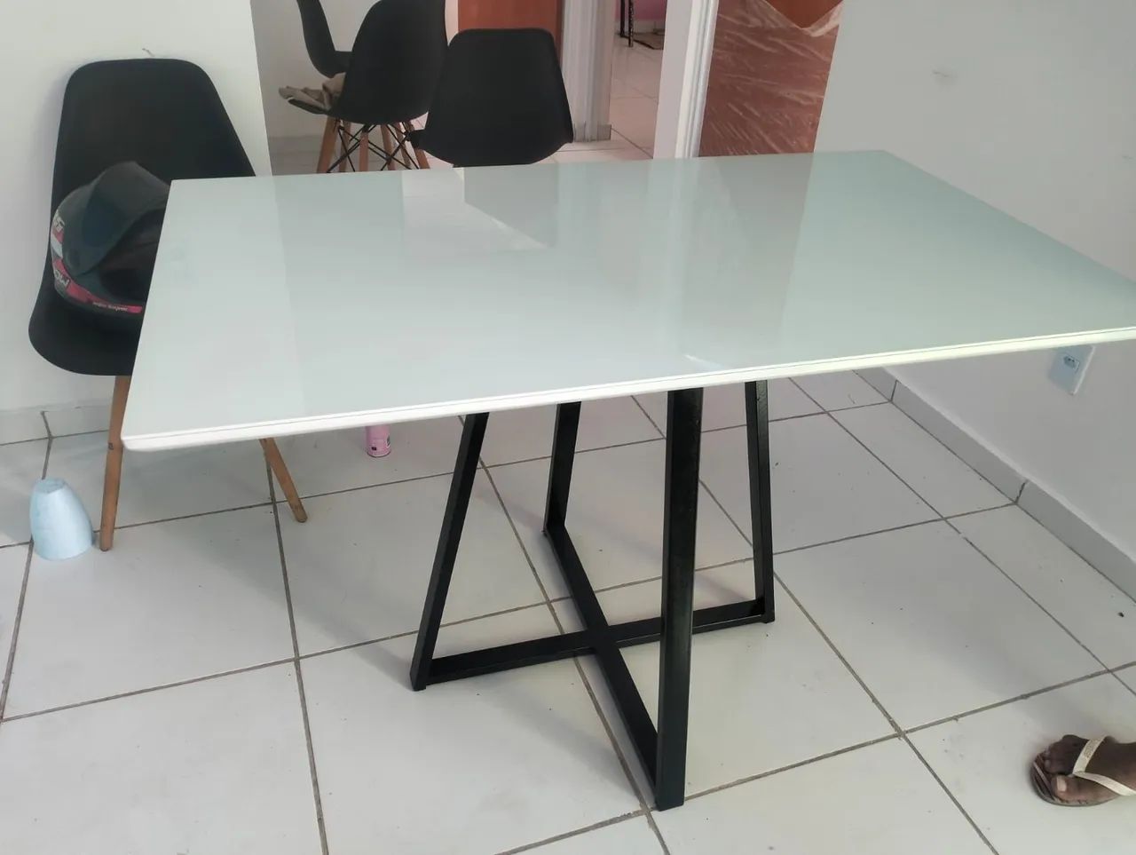 Mesa de Jantar retangular ( não acompanha cadeiras) - Foto 2