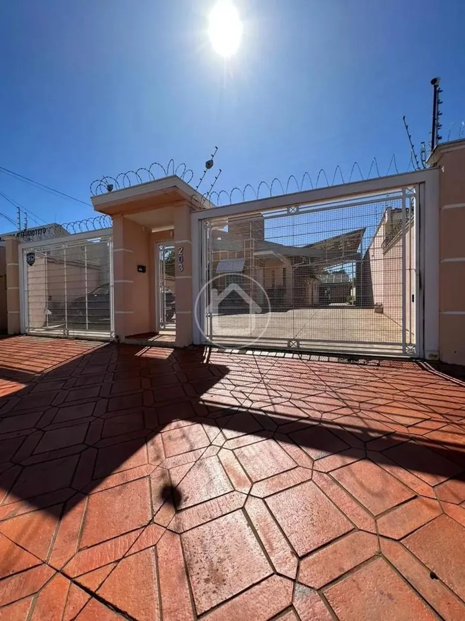 CASA OU ESCRITORIO PARA EMPRESA- OTIMA LOCALIZAÇÃO