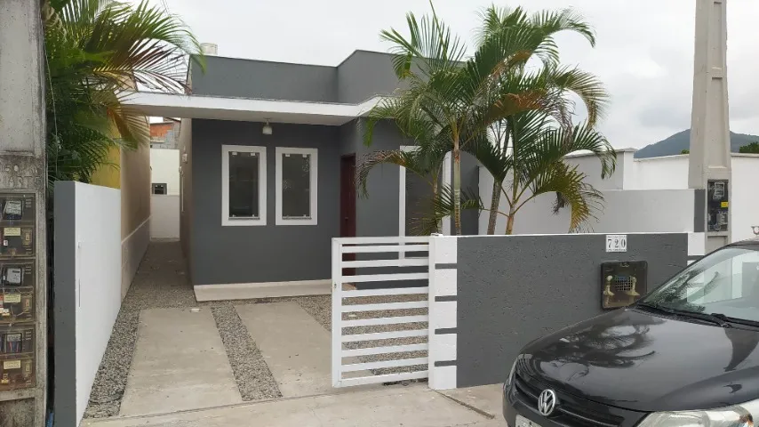 Casa com 2 quartos sendo 1 suíte - churrasqueira e pátio privativo - reformada!