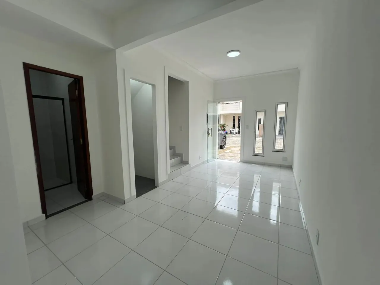 Casa Duplex CONDOMÍNIO VITÓRIA RÉGIA 80 m²/ 02 Suítes 1 Master com Closet ambas Climatizad