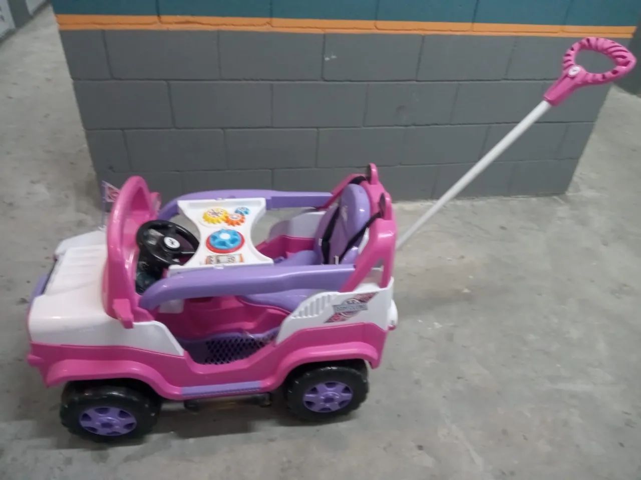 Carro Infantil com Empurrador