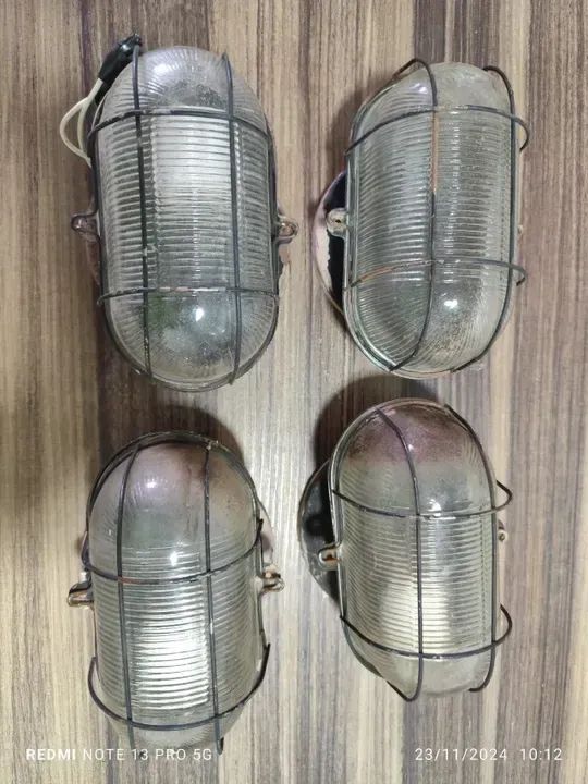 RELÍQUIA - 04 LUMINARIAS INDUSTRIAL (TARTARUGA) EM METAL E VIDRO