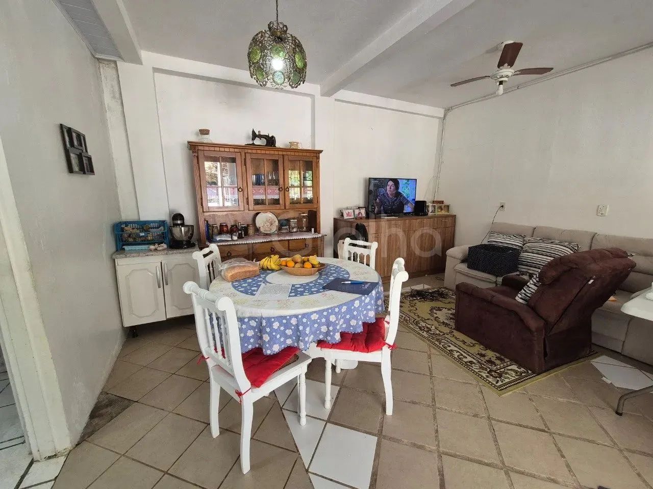 Casa de 86m² com 2 quartos sendo 1 suíte na Agronômica