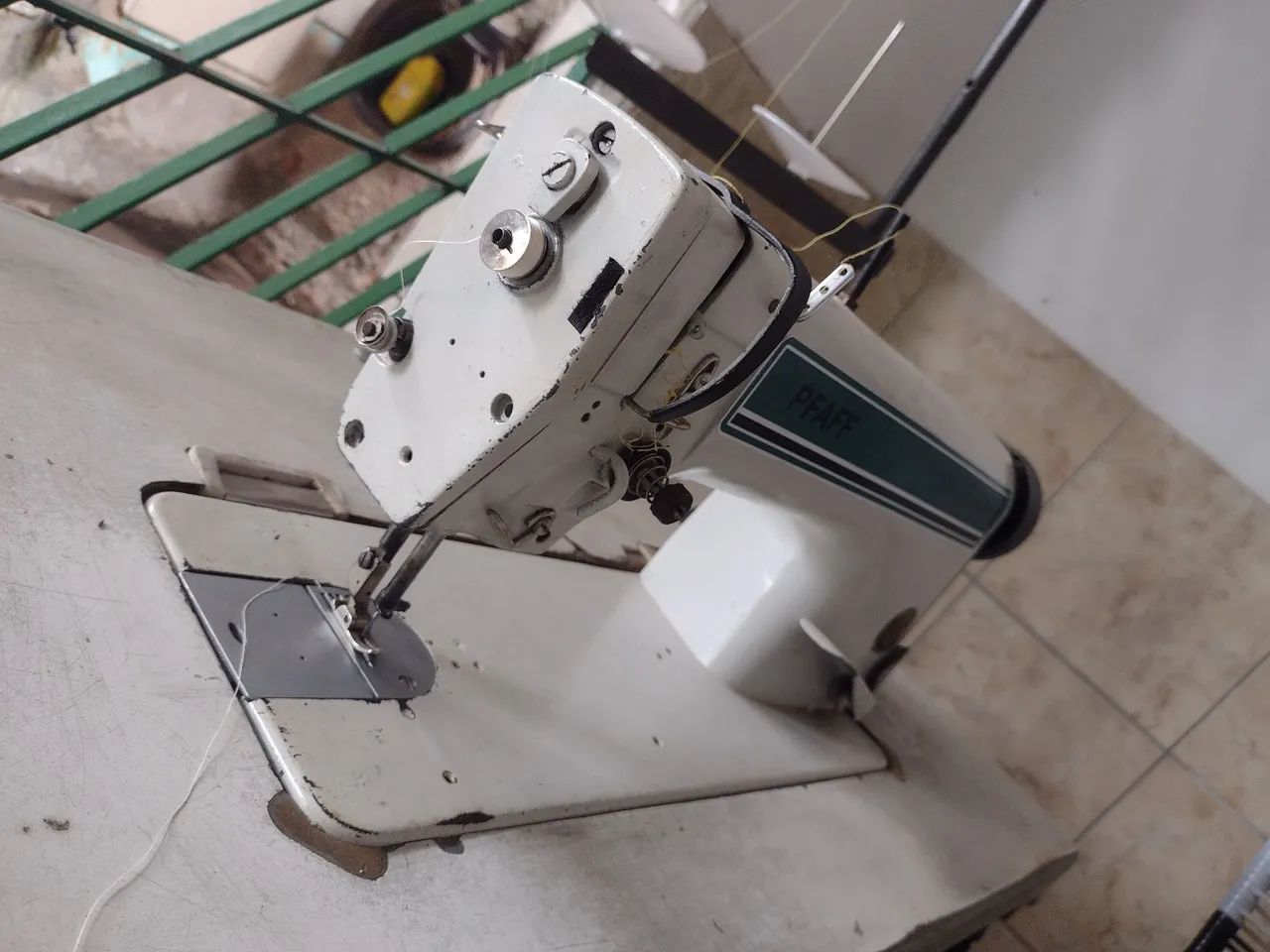 Máquina de Costura Industrial Pfaff - Foto 2