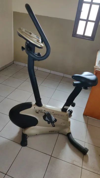 Bicicleta ergométrica vertical magnética