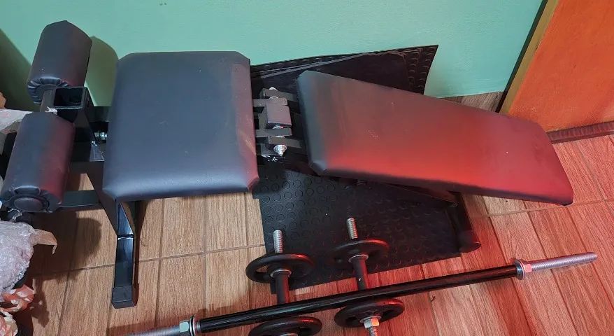 Kit Musculação: Anilhas + Banco inclinável/declinável + Barra + Halteres c/ rosca + brinde - Foto 4