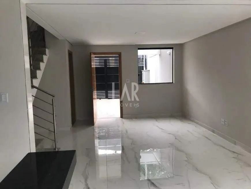 Casa Geminada à venda, 3 quartos, 1 suíte, 2 vagas, Santa Mônica - Belo Horizonte/MG - Foto 2