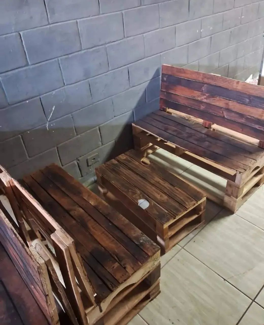 ALUGO Conjunto de bancos e mesa de pallet para narguilé ou comércios 