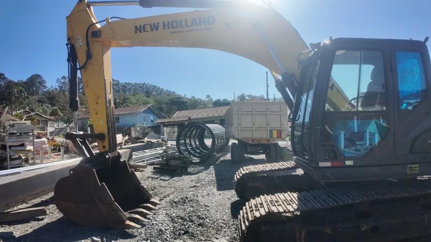 Escavadeira Hidráulica New Holland E245C - Ano 2020 - Foto 6