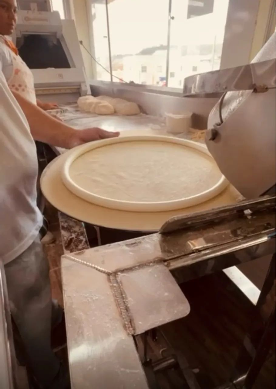 Injetora de catupiry para borda de pizza