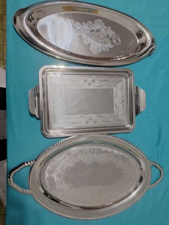 Jogo de 3 Bandejas de Inox.