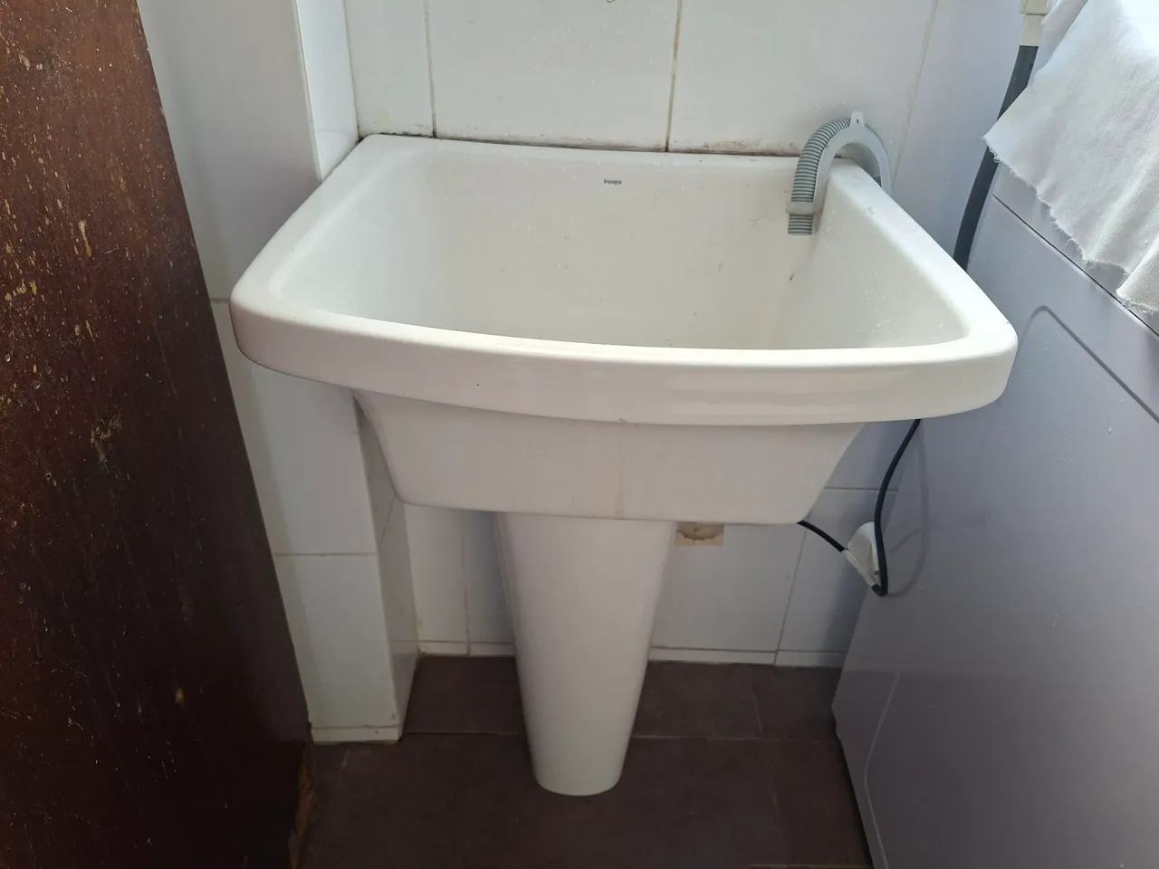 Tanque de lavar roupa de louça