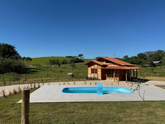Casa de Campo em Ilhota / Alto Minas - Terreno medindo 1.500 m², Casa com 2 dormitórios...