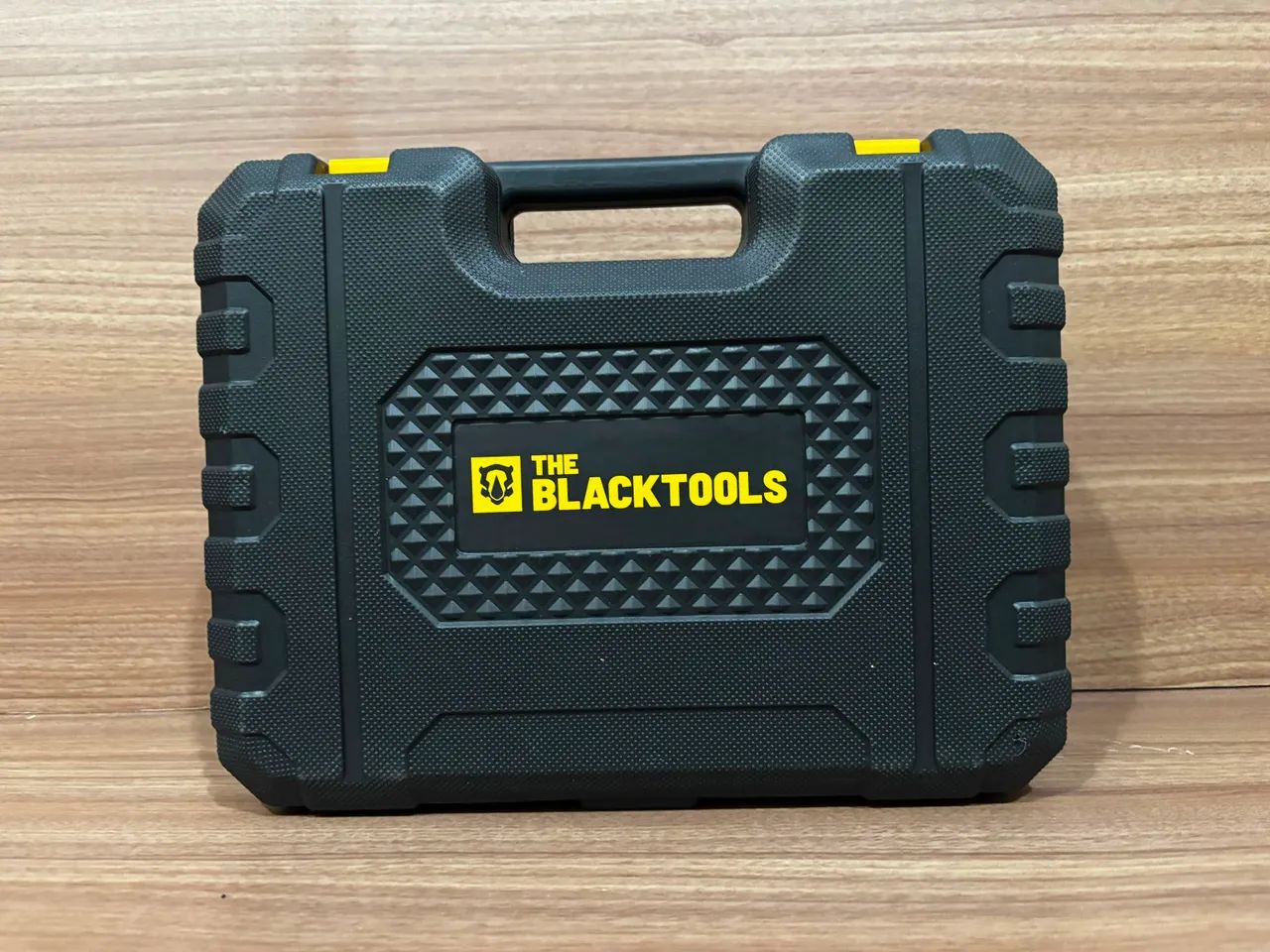 Parafusadeira e Furadeira Bivolt - The Black Tools (21V