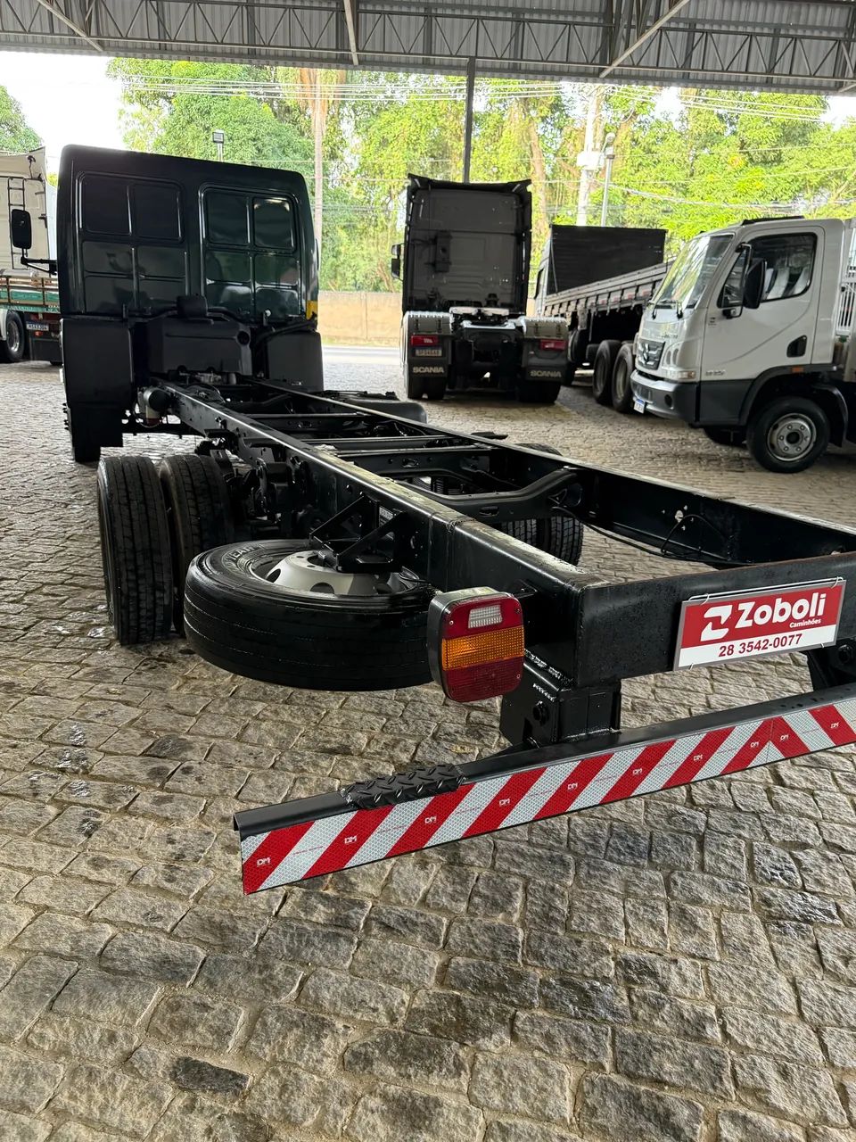 Ford Cargo 815 Chassi 2010 - Foto 4