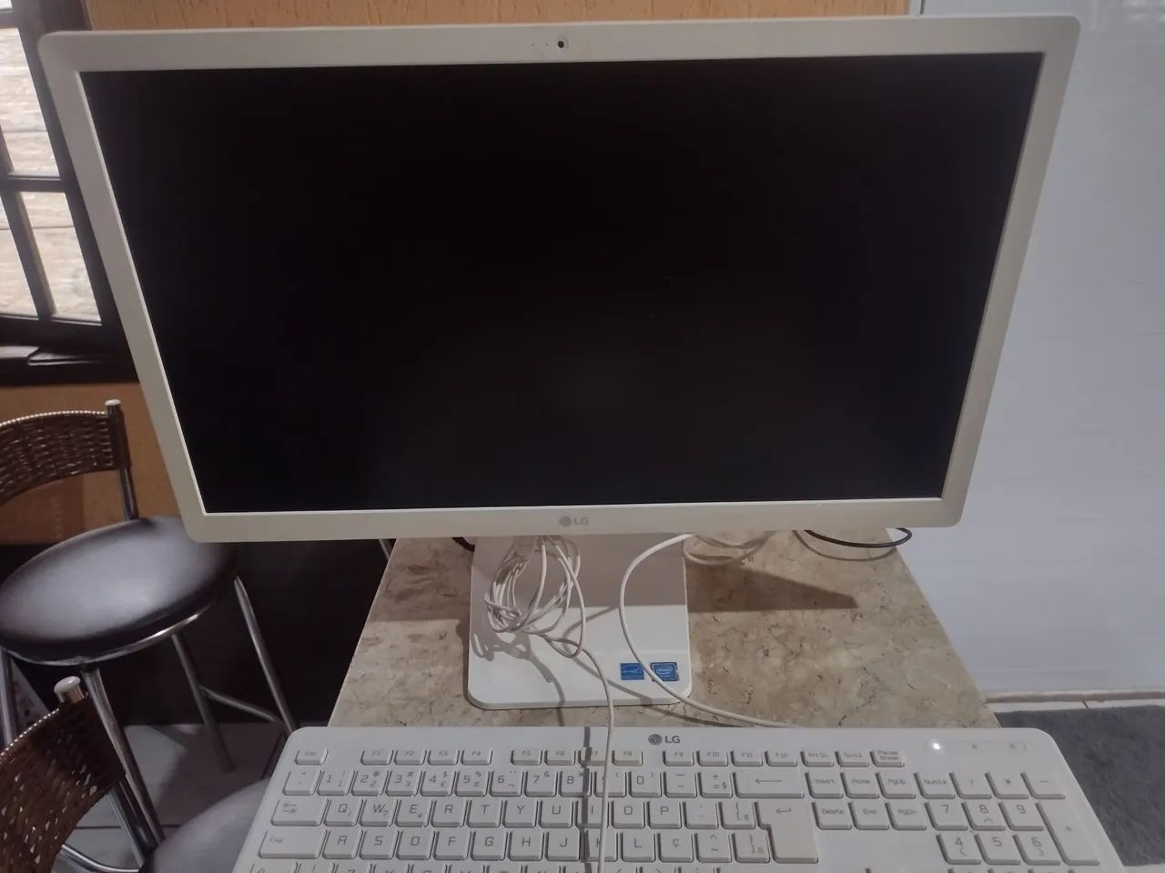 Computador LG oneall 22