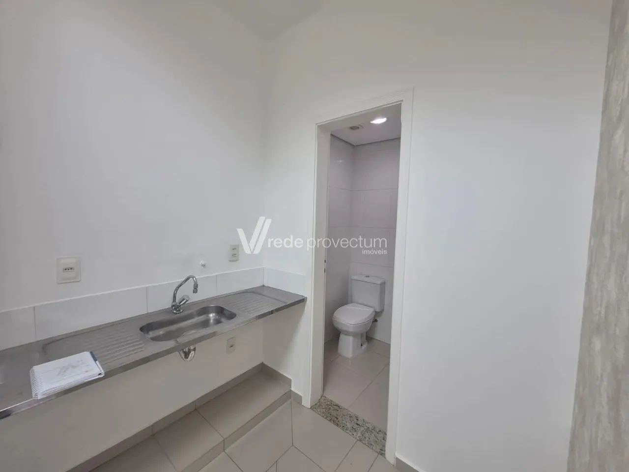 Sala comercial 2 wc com recepção , copa e 1 vaga - Foto 4