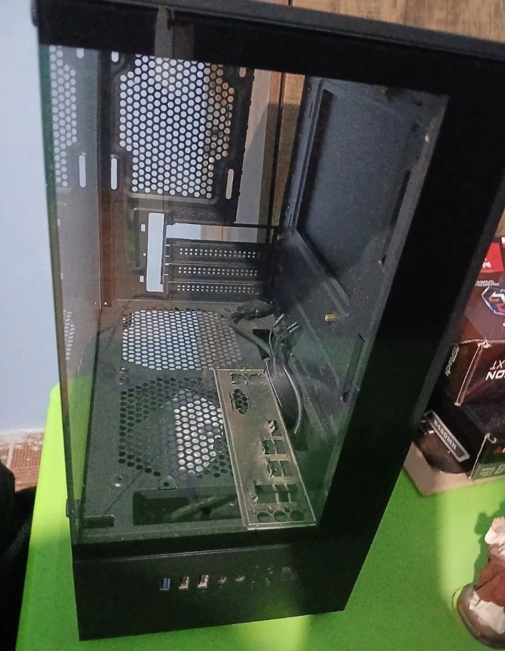Gabinete Gamer com vidro temperado - Ótimo estado