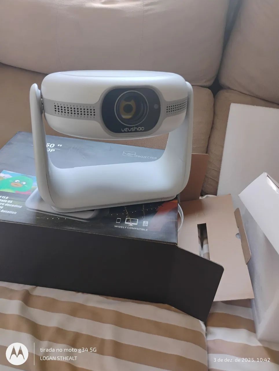 PROJETOR A10 VEVSHÃO + LUMINÁRIA E CAIXINHA DE SOM  - Foto 3