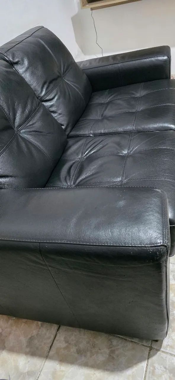 SOFÁ COURO SINTÉTICO USADO - Foto 4