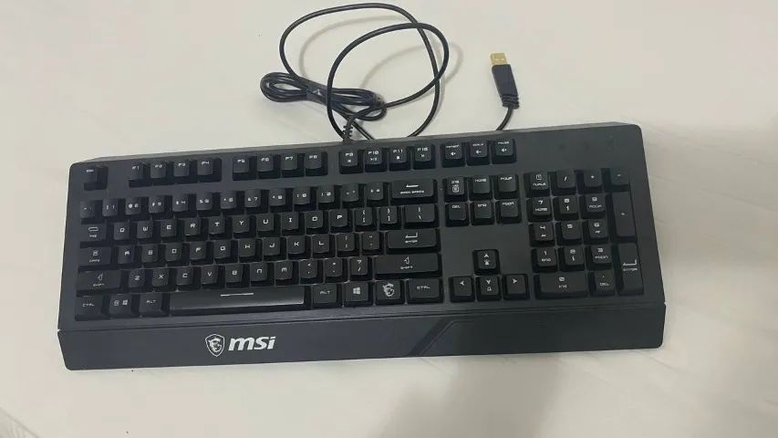 Teclado e 2 headsets - Kit Gamer
